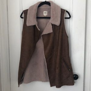 Dylan faux fur vest!